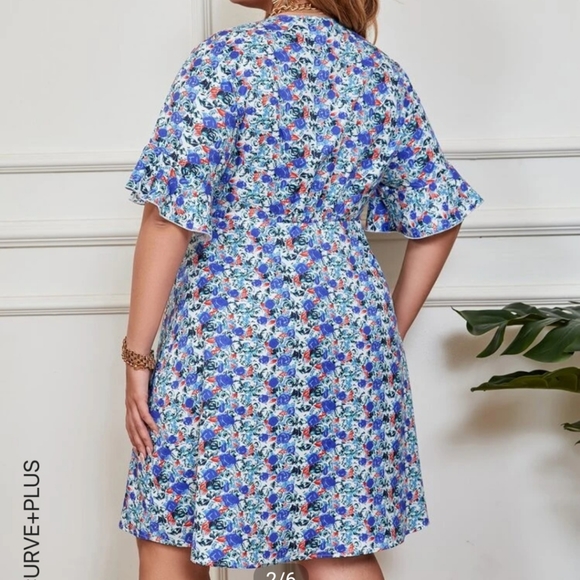 All over Floral Knot Front Flounce sleeve Dress - Picture 3 of 10
